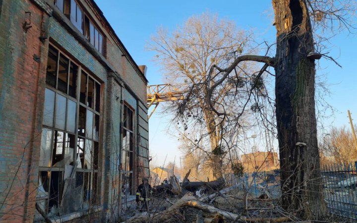 Росіяни обстріляли депо "Укрзалізниці" на сході країни