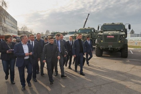 Зеленский через главу КрАЗа попросил бизнесмена Жеваго "выйти на связь"