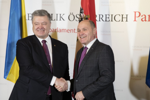 Порошенко призвал Австрию признать Голодомор геноцидом 