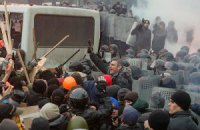 МВС: коменданти Євромайдану почали озброювати активістів "холодною зброєю"