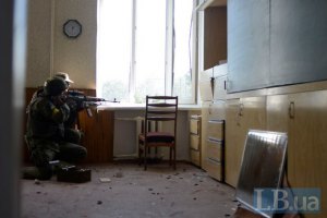К донецкому аэропорту боевики перебросили подразделение снайперов