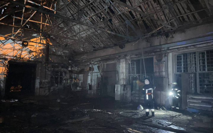 На Одещині вночі працювала ППО. Понівечений склад