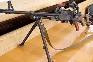 Пограничники и СБУ задержали 2 украинцев при попытке вывезти в РФ детали пулеметов