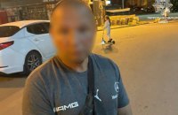 У Києві чоловік заявив про напад, щоб поліція "підвезла його додому"