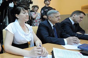 Суд допрашивает советника Дубины