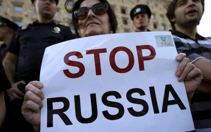 НАЗК доповнило санкційний список Єрмака-Макфола ще майже 800 особами та компаніями
