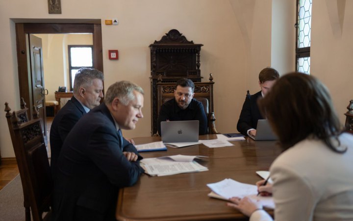 Володимир Зеленський обгововорив із президентом Сербії питання двосторонніх відносин
