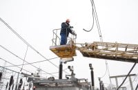 У Запорізькому районі енергетики відновили електропостачання, втрачене після обстрілів
