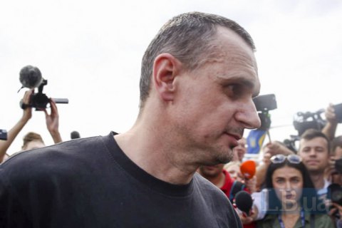 Сенцов символічно спалив тюремну робу