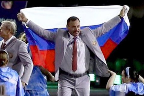 ​Белоруса лишили аккредитации за флаг России на открытии Паралимпиады