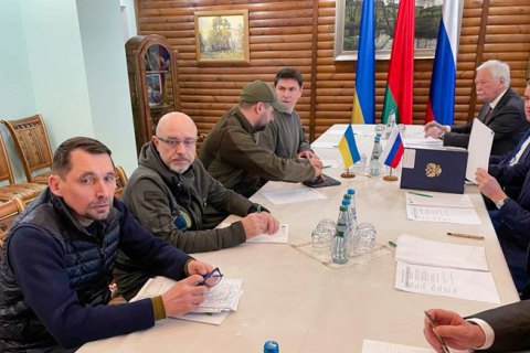 Требования Украины на переговорах неизменны, Россия в СМИ озвучивает только свои запросы