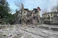 У Запоріжжі після ракетних обстрілів росіян вдалося врятувати 21 людину