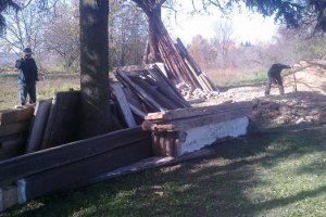 Черкасский губернатор отверг обвинения в сносе старинной чумацкой хаты