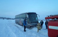 В Киевской области автобус с 19-ти иностранцами застрял в сугробе