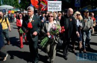 К парку Славы прошли сторонники Витренко с георгиевскими ленточками 