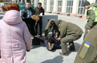 В Одессе на мужчину упал фрагмент фасада дома