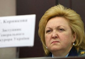 Янукович уволил замминистра, заступившуюся за Тимошенко на суде 