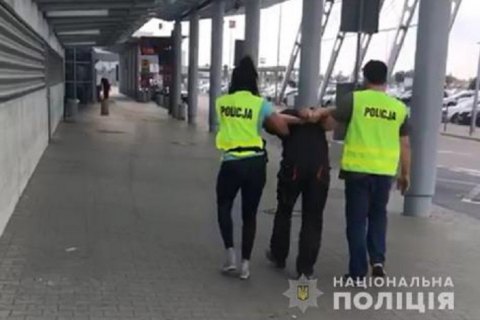 Польша передала Украине подозреваемого в убийстве 17-летней Дианы Хриненко 
