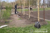 Мешканка Харківської області зачепила сапкою вибуховий пристрій на своєму городі