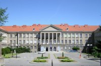 В Польше отстранили от учебы студентку, которая назвала украинку "животным" 