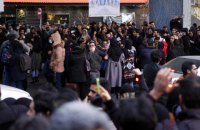В Тегеране силы безопасности начали разгон протестующих, сообщается о жертвах (обновлено)