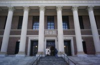Суд тимчасово заблокував заборону Гарварду приймати іноземних студентів