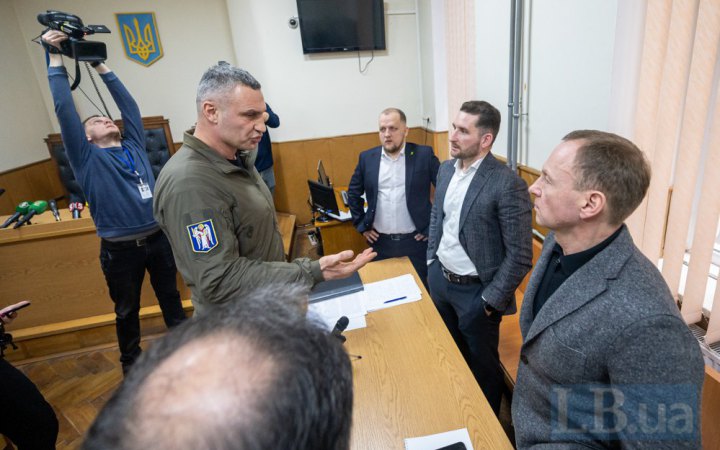 ​"Сьогоднішнє рішення - це виклик демократії", - Кличко прокоментував відсторонення Атрошенка від посади