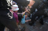 "Беркут" снес бютовские палатки на Крещатике