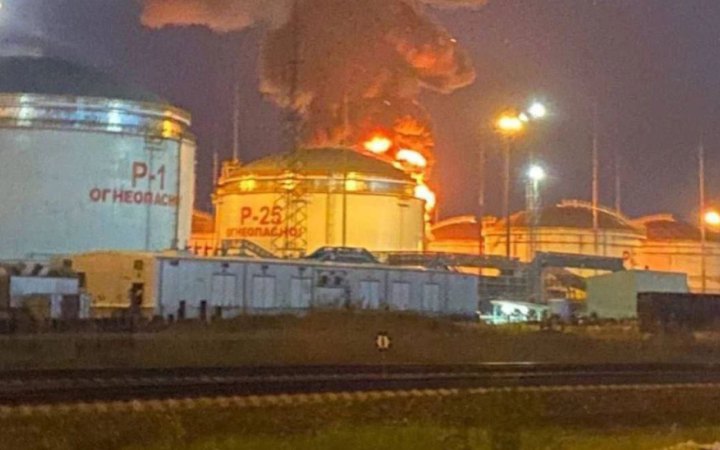 ​У Росії поскаржилися на влучання ЗСУ по порту Тамань, звідки експортують нафту