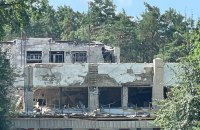 На Чернігівщині ворог влучив у будинок культури, загинули дві жінки (оновлено)