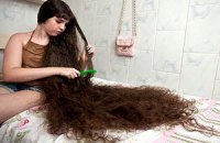 12-летняя бразильянка впервые отправится к парикмахеру