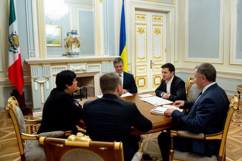Зеленский принял верительные грамоты от послов четырех стран и ЕС