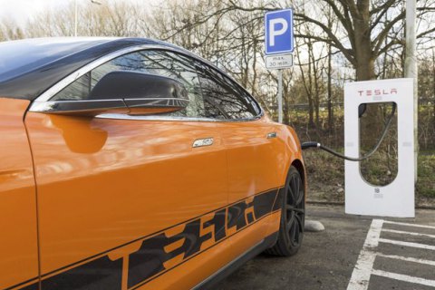 Рада отменила НДС и акциз на электрокары до конца 2022 года