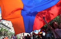 «Назад дороги немає»: революція у Вірменії триває