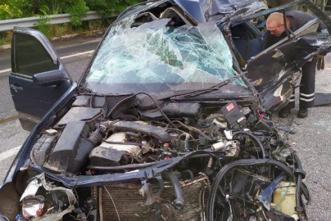 В Харьковской области в результате ДТП погибло два человека и пострадала их 12-летняя дочь