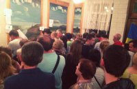 КИУ: на большинстве участков в Киеве продолжается голосование 