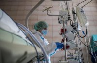 Україна вийшла на 20-те місце у світі за кількістю інфікованих коронавірусом
