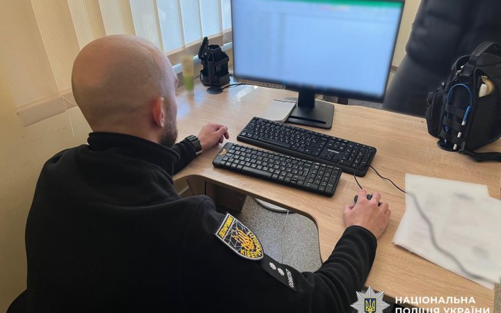 На Хмельниччині викрили ділків, які займалися контрабандою та збутом ліків у інтернеті