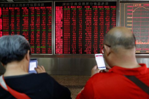 На мировых фондовых рынках произошло самое серьезное падение с 2008 года из-за коронавируса