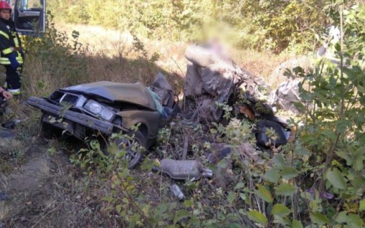 На Київщині BMW зіткнулася із вантажівкою, троє загиблих
