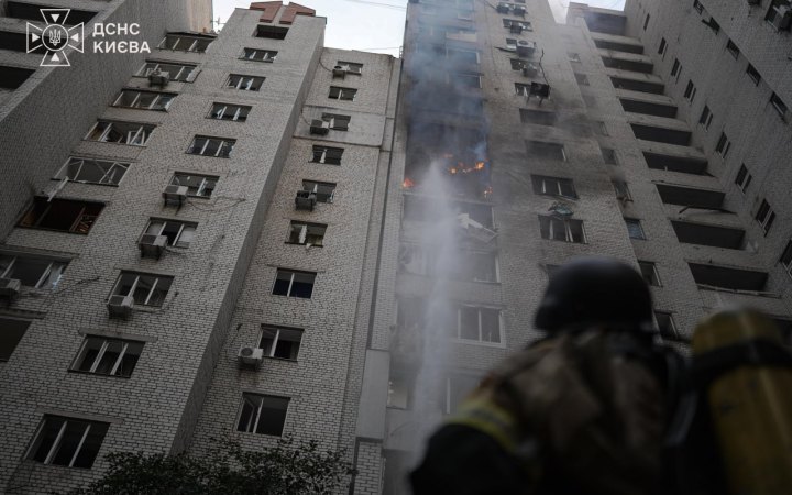 "Абсолютно звірячий і хворий удар, позбавлений військової логіки": Зеленський розповів про обстріл РФ 8 областей і Києва
