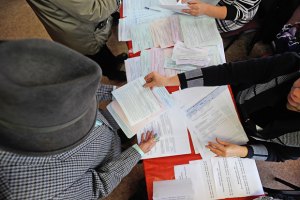 Глава избиркома наблюдателям: "Выйдите, тут пишут протоколы"