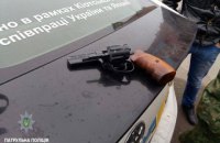 Мешканка Маріуполя відкрила стрілянину по вікнах житлового будинку