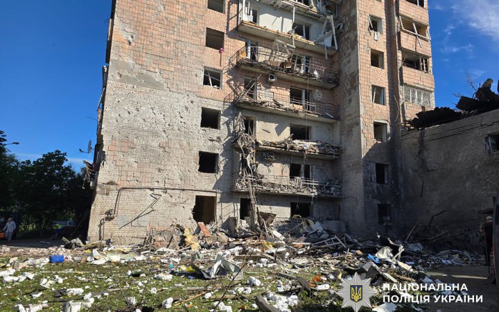 На світанку росіяни авіабомбами атакували Краматорськ. Поранені троє людей