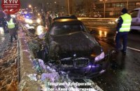 У Києві на Либідській смертельна ДТП: BMW вилетів у відбійник