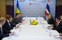 Кулеба в Камбоджі провів зустріч із главою МЗС Таїланду