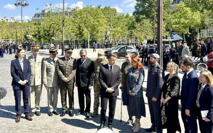 Українські ветерани взяли участь в урочистостях до 81-ї річниці перемоги на нацизмом в Парижі
