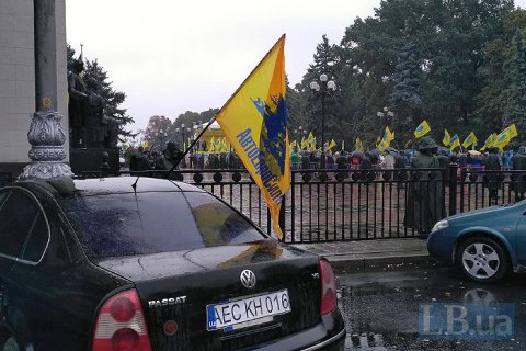 ​​Верховный Суд отменил штраф за использование автомобиля на еврономерах, ввезенного в режиме "транзит"