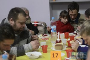 У Азарова всерьез занялись проблемами бездомных