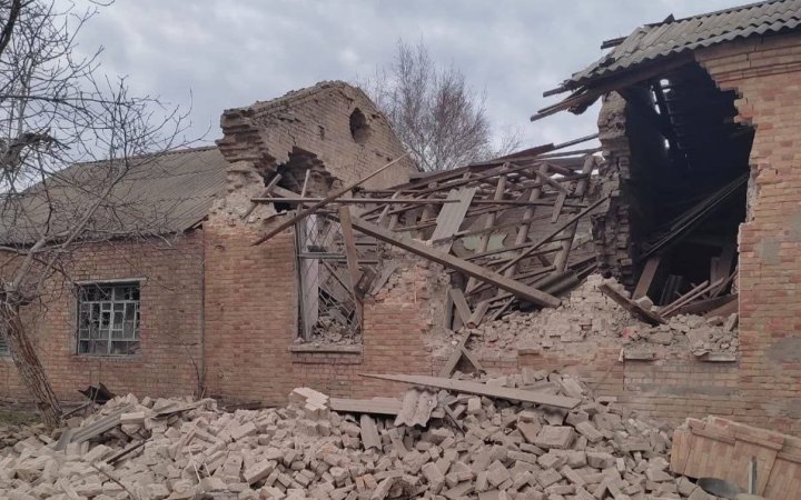 Протягом дня ворог обстрілював Нікопольщину з артилерії і бив дронами-камікадзе, постраждав цивільний